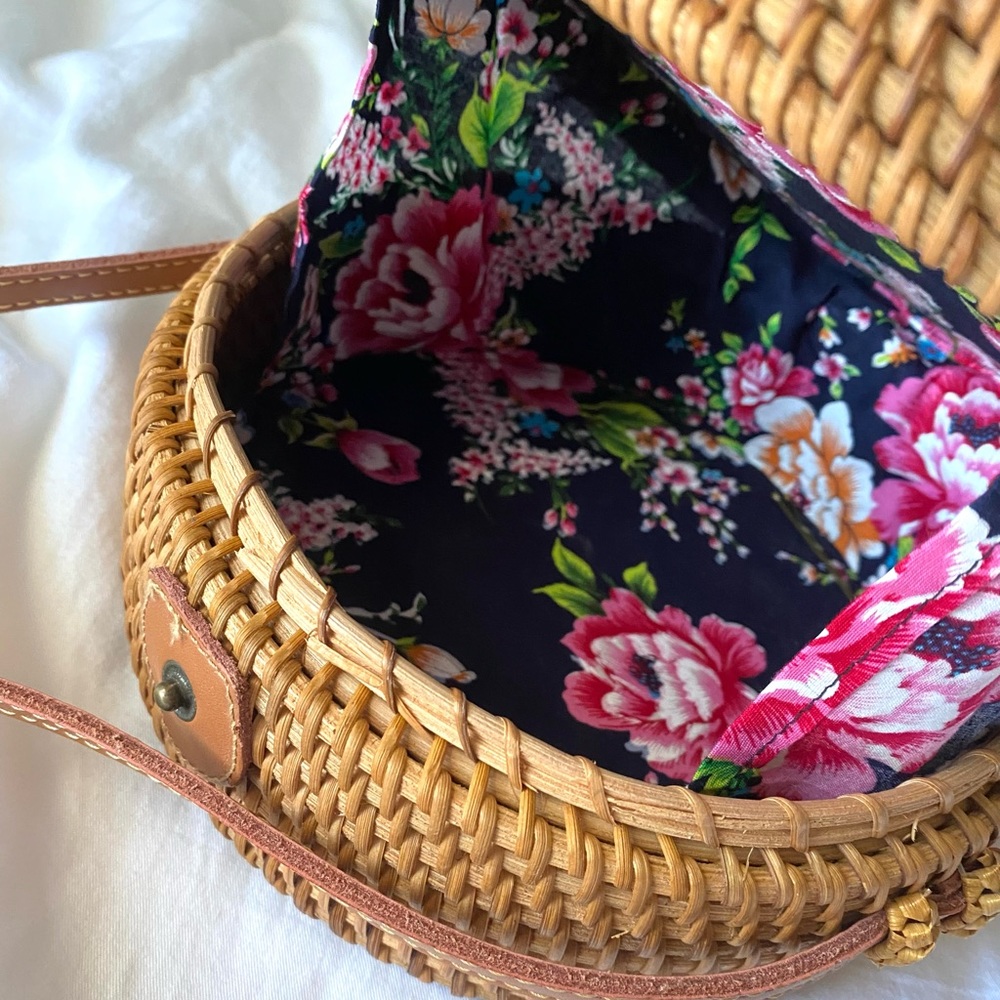 Straw Purse - Picture 4 of 4
